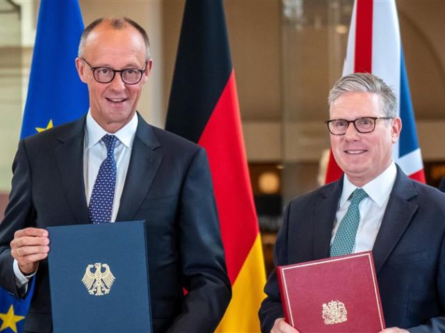 Friedrich Merz (l.) und Keir Starmer 