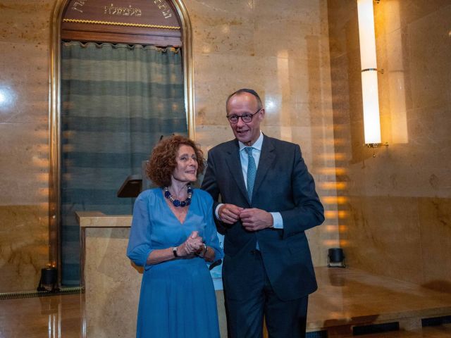 Rachel Salamander und Friedrich Merz