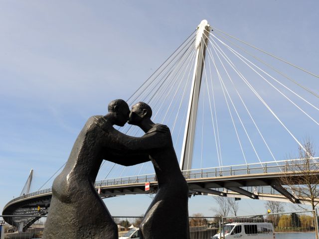 Fußgänger- und Radfahrbrücke zwischen Kehl und Straßburg 