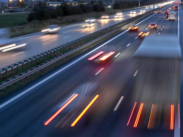 Autobahnverkehr: Startups machen ihn umweltfreundlicher. 