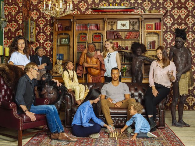 Menschheitsgeschichte als Familienbild im Neanderthal-Museum.