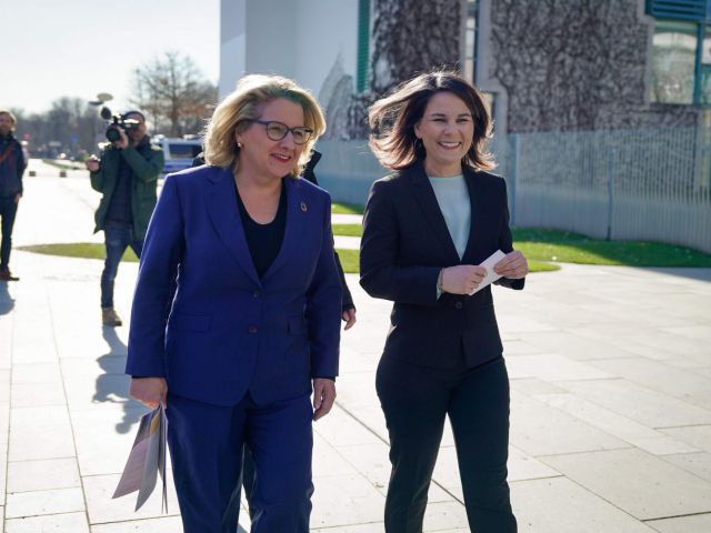 Svenja Schulze (l.) und Annalena Baerbock 