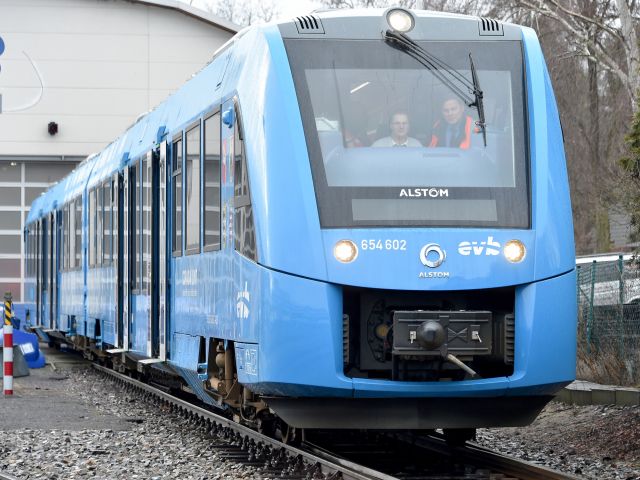  Die weltweit ersten Wasserstoffzüge fahren in Deutschland.