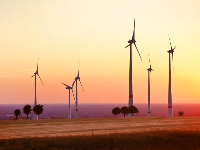  Deutschland bezieht Strom zu 42 Prozent aus Erneuerbarer Energie.