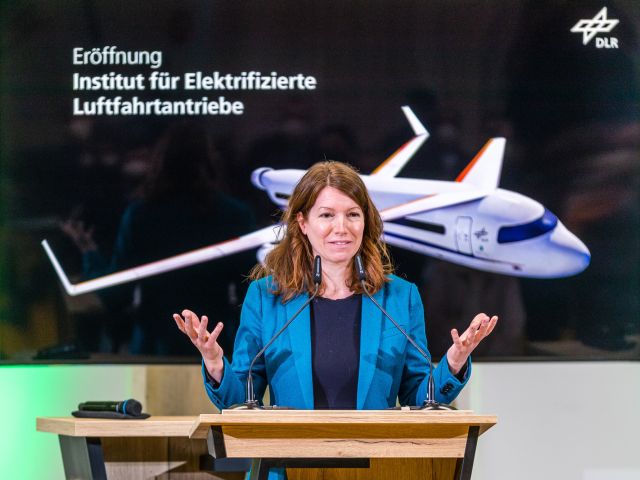  Anna Christmann, zuständig für Luft und Raumfahrt