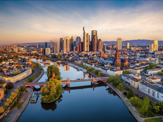 Frankfurt und das gesamte Rhein-Main-Gebiet zählen zu den bevorzugten Standorten internationaler Investoren.