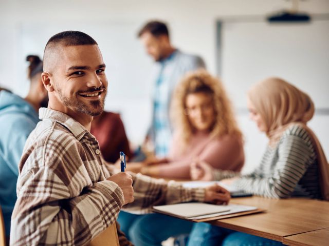 Weltweit lernen etwa 15 Millionen Menschen Deutsch als Fremdsprache