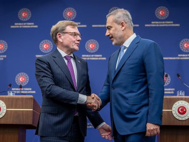 Johann Wadephul (l.) und Hakan Fidan 