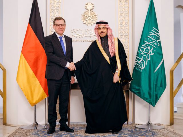 Johann Wadephul und Faisal bin Farhan.