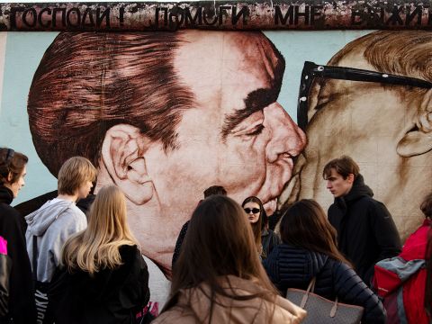 East Side Gallery in Berlin – die bemalte Mauer