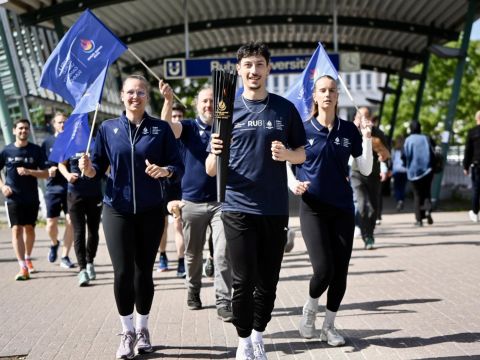 Die Fackel der Spiele kommt nach Bochum. 