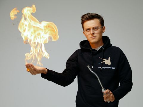 Jacob Beautemps ist Science-Youtuber und Wissenschaftsjournalist. 