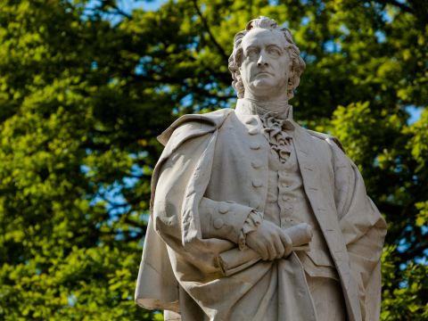 Goethe ist einer der bekanntesten Dichter und Denker Deutschlands. 