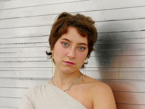 Carlott Bru bezeichnet sich als Gen-Z-Journalistin. 