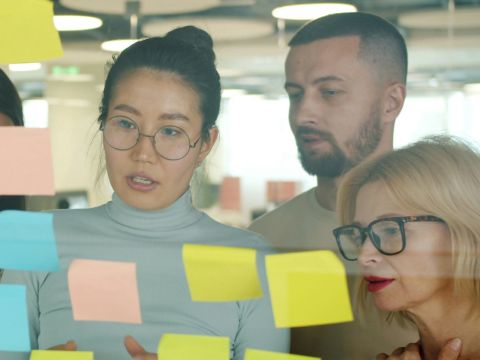 Design Thinking fördert kollaboratives Arbeiten. 