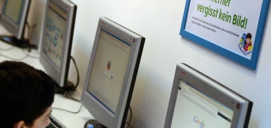 Youth protection aims at internet Youth protection aims at internet