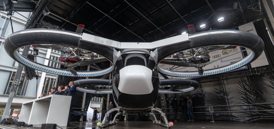 Airbus präsentiert Lufttaxi-Modell Airbus präsentiert Lufttaxi-Modell