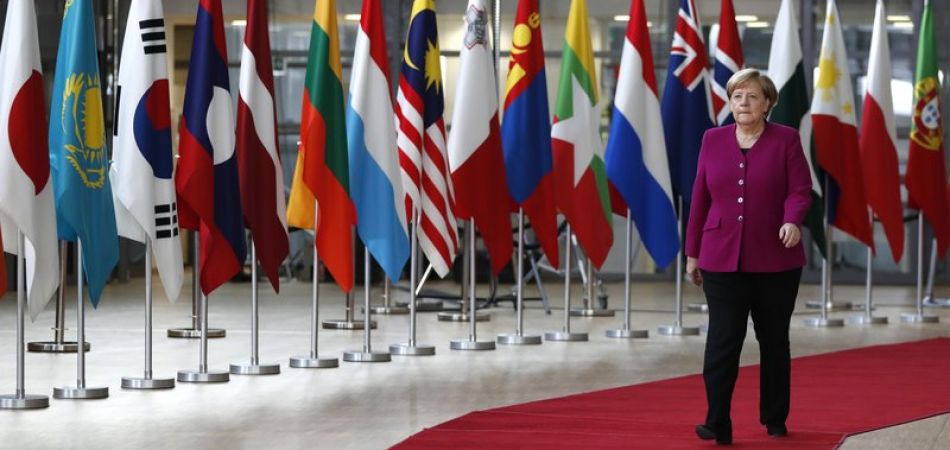 Merkel attends trade summit Merkel attends trade summit