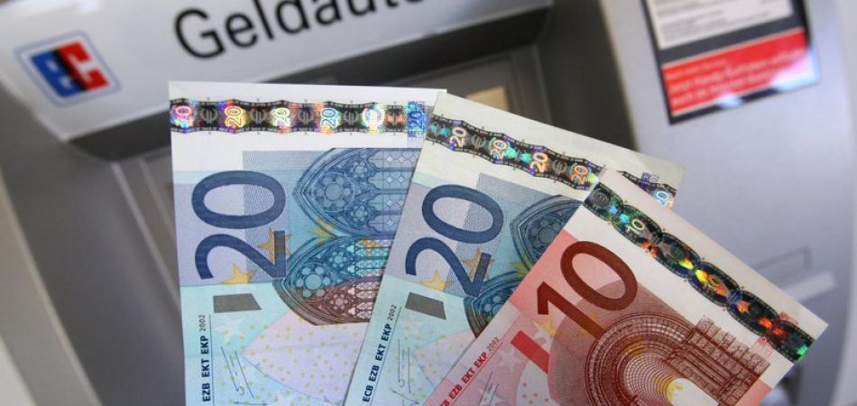 Germans income on the rise Germans income on the rise