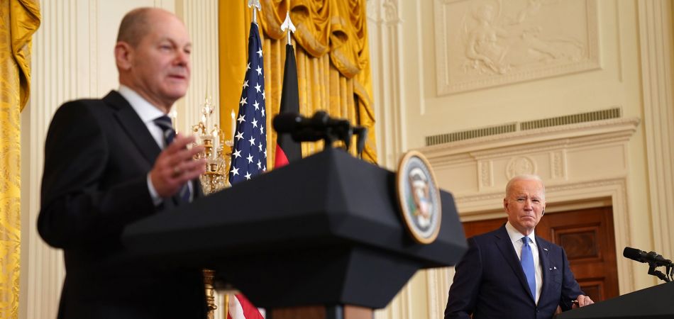 Biden und Scholz üben den Schulterschluss Biden und Scholz üben den Schulterschluss