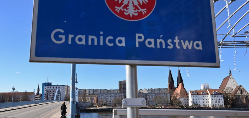 Polski pchany konwój na Kanale Śródlądowym Polski pchany konwój na Kanale Śródlądowym