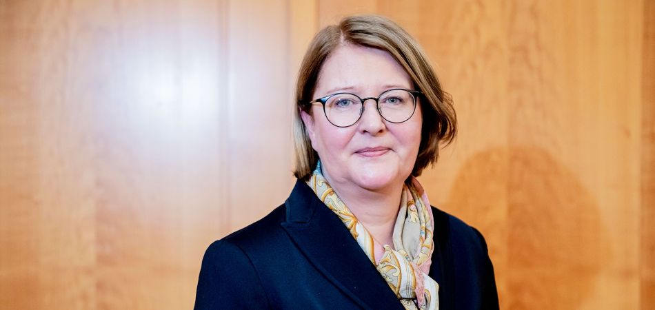 Büyükelçi Antje Leendertse Büyükelçi Antje Leendertse