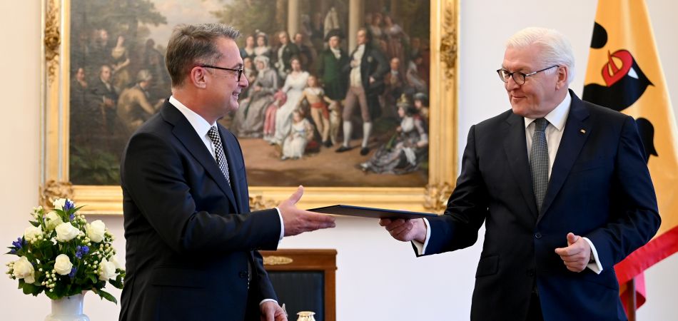 Neuer Bundesbank-Präsident offiziell im Amt Neuer Bundesbank-Präsident offiziell im Amt