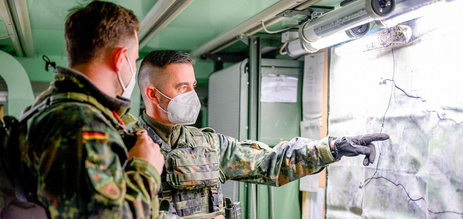 Bundeswehr soldiers take part in an exercise. Bundeswehr soldiers take part in an exercise.