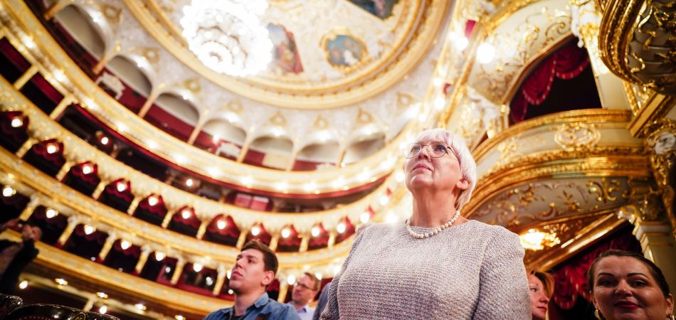 Minister of State for Culture Claudia Roth at the opera house in Odessa Minister of State for Culture Claudia Roth at the opera house in Odessa