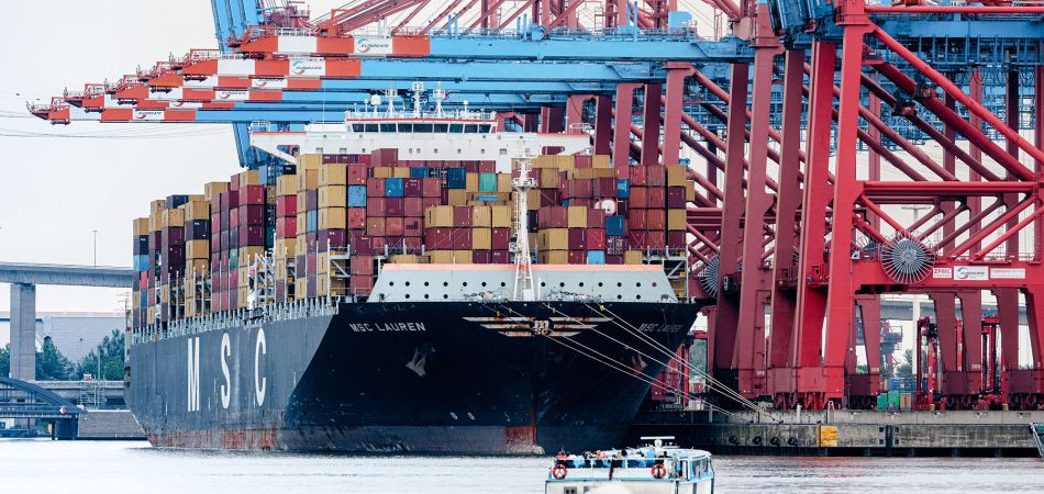 Cargo ship in Hamburg: Germany wants to export even more to Canada. Cargo ship in Hamburg: Germany wants to export even more to Canada.