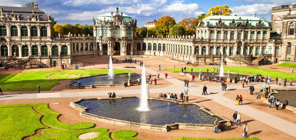 Old masters can be admired at the Zwinger in Dresden. Old masters can be admired at the Zwinger in Dresden.
