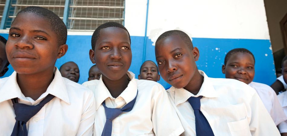 Entwicklungszusammenarbeit: afrikanische Kinder in der Schule Entwicklungszusammenarbeit: afrikanische Kinder in der Schule