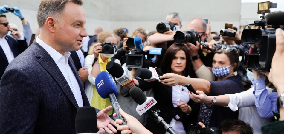 Polens Präsident Andrzej Duda spricht mit der Presse. Polens Präsident Andrzej Duda spricht mit der Presse.