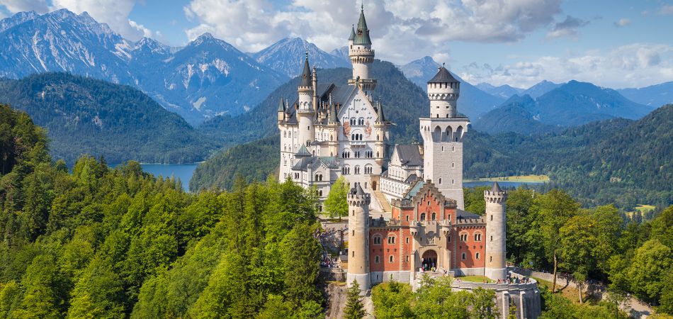 Immer eine Reise wert: Neuschwanstein in Bayern. Immer eine Reise wert: Neuschwanstein in Bayern.