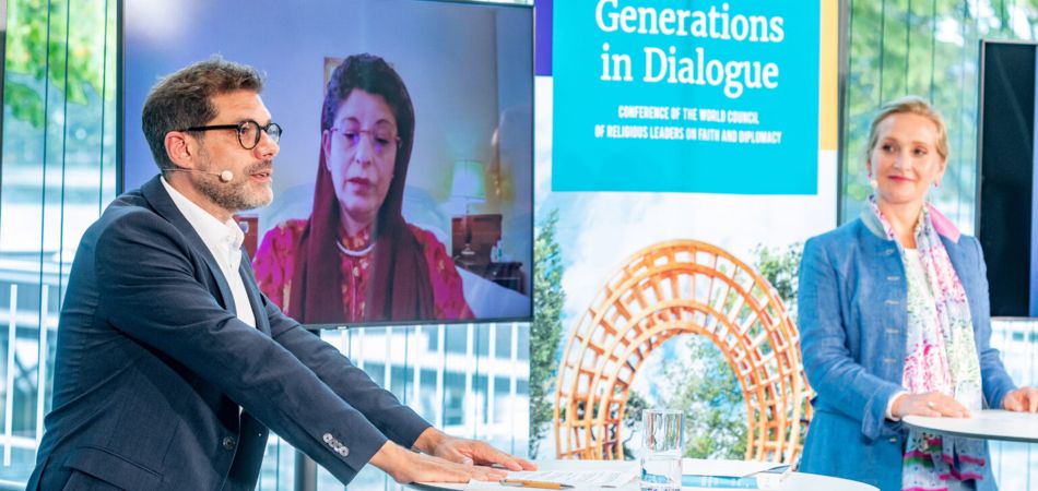 Promover o diálogo das gerações: Conferência “Religiões pela Paz”. Promover o diálogo das gerações: Conferência “Religiões pela Paz”.