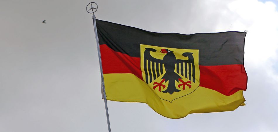 Bundesflagge mit Bundesadler Bundesflagge mit Bundesadler