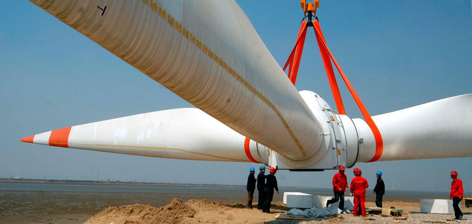 Energiewende: Installation einer Windkraftanlage. Energiewende: Installation einer Windkraftanlage.