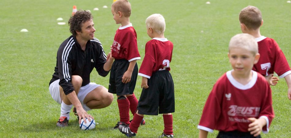 Los entrenadores honoríficos: esenciales para el deporte de niños y jóvenes. Los entrenadores honoríficos: esenciales para el deporte de niños y jóvenes.