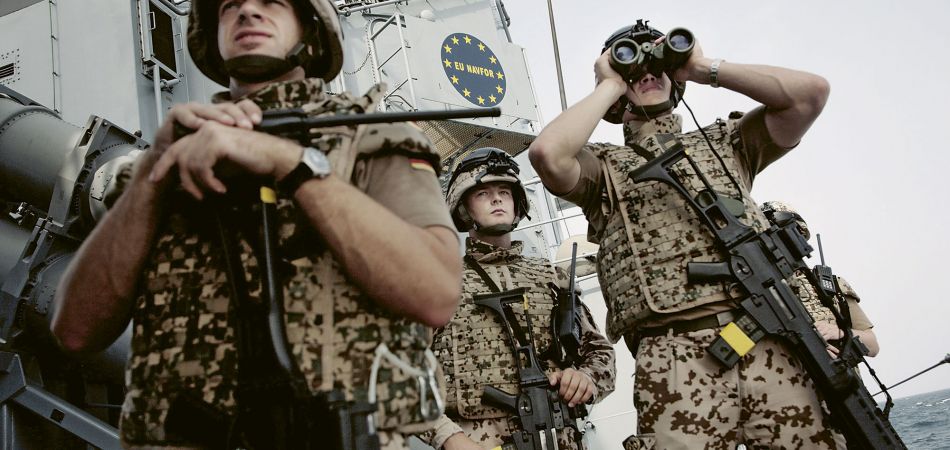 In vielen Einsätzen aktiv Soldatinnen und Soldaten der Bundeswehr sind an zahlreichen EU-Missionen In vielen Einsätzen aktiv Soldatinnen und Soldaten der Bundeswehr sind an zahlreichen EU-Missionen