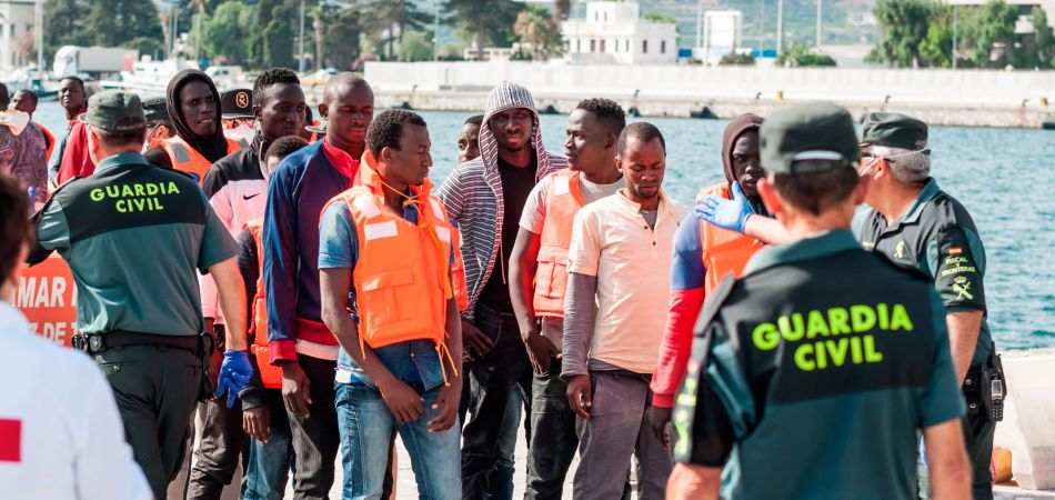 Flüchtlinge kommen an den Küsten Spaniens Flüchtlinge kommen an den Küsten Spaniens