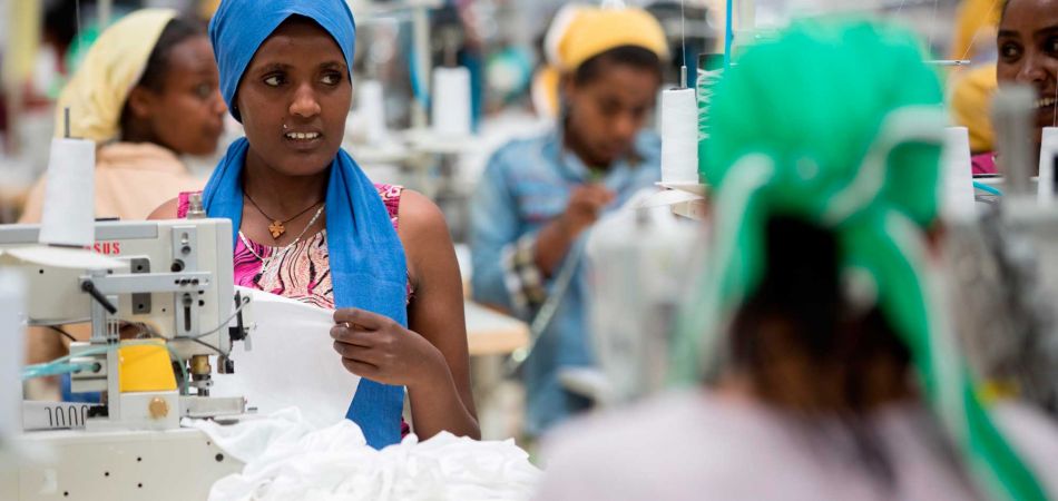 Des ouvrières dans une usine textile moderne, à Addis Abeba Des ouvrières dans une usine textile moderne, à Addis Abeba