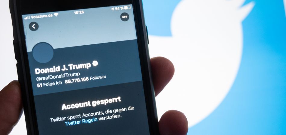Merkel hält Trump-Sperrung bei Twitter für problematisch Merkel hält Trump-Sperrung bei Twitter für problematisch