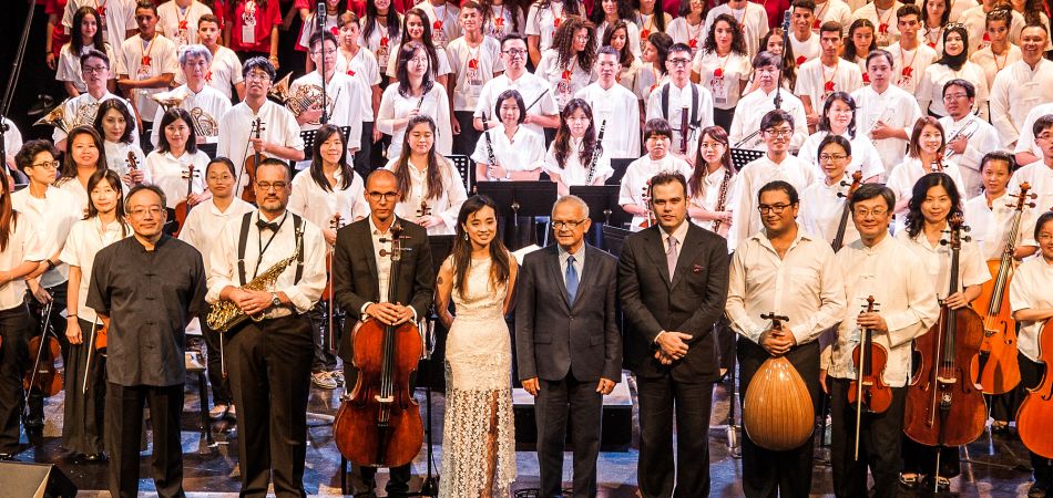 Musikklub von Tunisia 88 zusammen mit einem Orchester aus Taipeh Musikklub von Tunisia 88 zusammen mit einem Orchester aus Taipeh