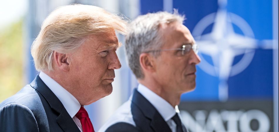 US-Präsident Trump und NATO-Generalsekretär Stoltenberg (r.) US-Präsident Trump und NATO-Generalsekretär Stoltenberg (r.)