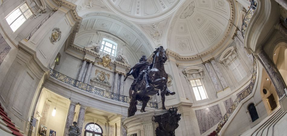 El Museo Bode se halla en la Isla de los Museos, incluida en la lista del Patrimonio Cultural Mundial de la UNESCO. El Museo Bode se halla en la Isla de los Museos, incluida en la lista del Patrimonio Cultural Mundial de la UNESCO.