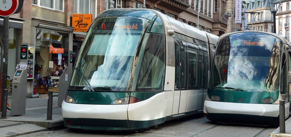 Büyük pencereler ve göze hitap eden tasarım: Strazburg tramvayları. Büyük pencereler ve göze hitap eden tasarım: Strazburg tramvayları.