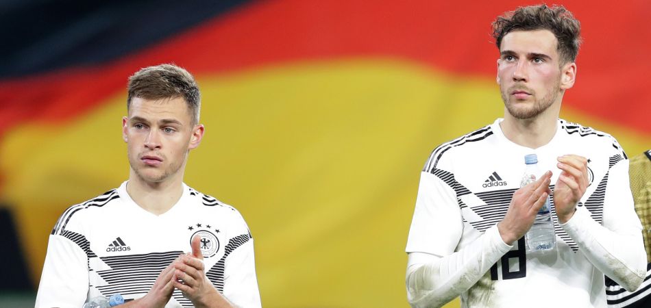 Kimmich(左)和Goretzka启动#WeKickCorona行动。 Kimmich(左)和Goretzka启动#WeKickCorona行动。