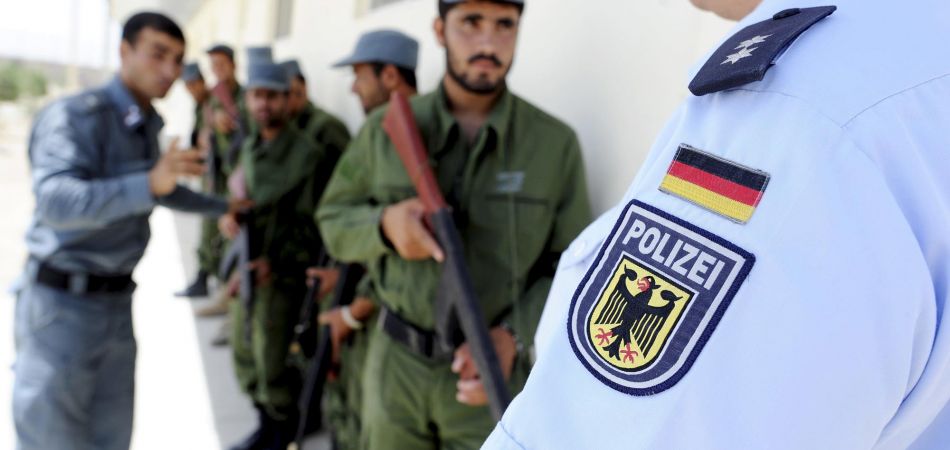 Afganistan’da polis eğitimi Afganistan’da polis eğitimi