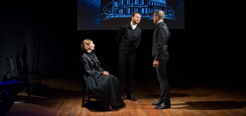 Humboldt-Inszenierung auf der Theaterbühne in Omsk Humboldt-Inszenierung auf der Theaterbühne in Omsk
