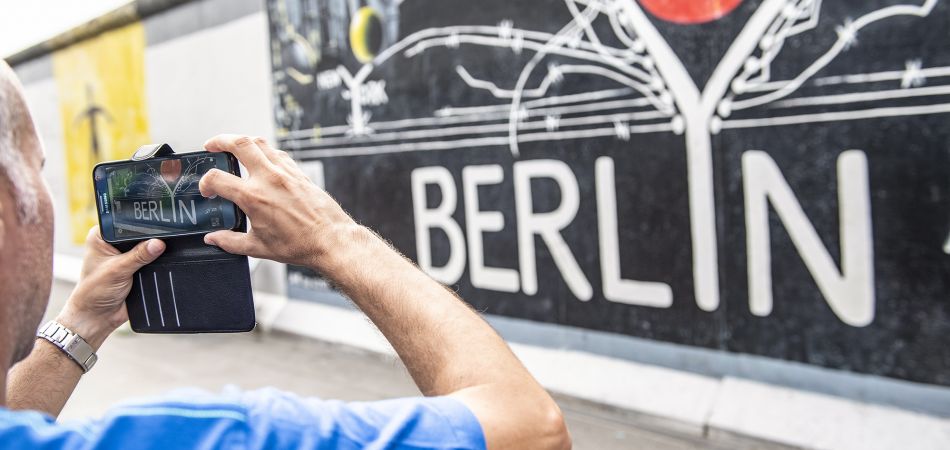 El Muro de Berlín es hoy una atracción turística. El Muro de Berlín es hoy una atracción turística.